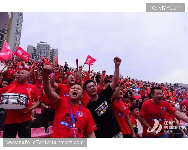 重庆超级联赛精彩对决激发城市体育激情与球迷热情 重庆超级联赛精彩对决激发城市体育激情与球迷热情